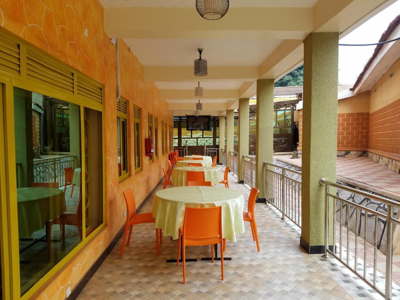 Sibyangu Standard Hotel Kampala Exterior photo